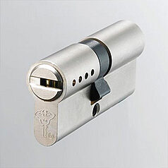 Вскрытие личинки замка Hi-Lock